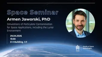 Grafika informacyjno-dekoracyjna z nazwą wydarzenia, terminem, miejscem oraz nazwiskiem i zdjęciem prelegenta.